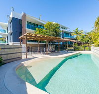 Stylish Beach Side Apartment - Unit 5 - 33 Lorikeet Drive - Australian Directory
