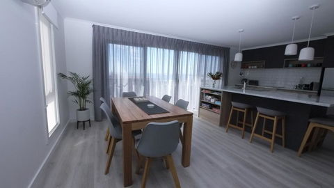 Stylish Holiday Unit - Australian Directory 1