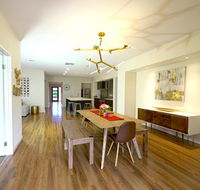 Stylish Luxe House For Big Group Near Shopping Center - Australian Directory