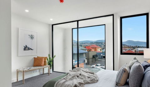 Stylish Townhouse - Australian Directory 1