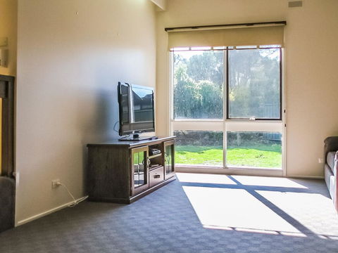 Summers Inn - Australian Directory 3