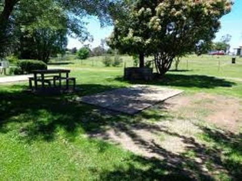 Summit Cabin - Australian Directory 2