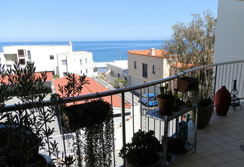 Sun, Sand, Sea And Salty Kisses Cottesloe Beach House - Australian Directory 0