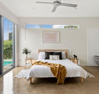 Sundays Beach House - Australian Directory