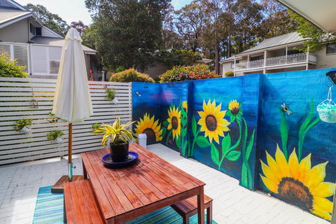 Sunflower Villa In Raffertys Resort - Australian Directory 0