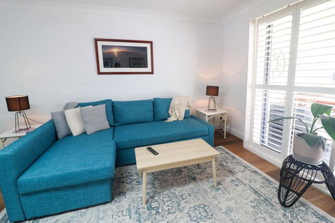Sunflower Villa In Raffertys Resort - Australian Directory 3