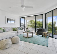 Sunny and spacious Sunshine Beach - Australian Directory