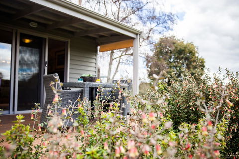 Sunnyside Cottage - Australian Directory 2