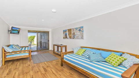 Sunrise Reef - Unit 6 Lennox Head - Australian Directory 2
