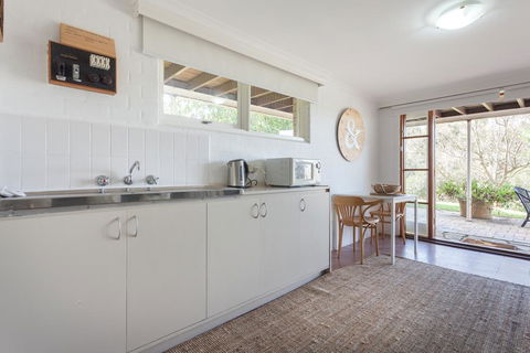 Sunseeker Cottage - Gorgeous Seaside Cottage - Australian Directory 3