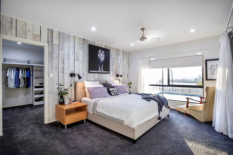 Sunset Penthouse Couples Retreat, Close To Airlie Beach, Champagne On Arrival - Australian Directory 0