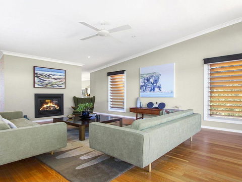 Sunshine Beach House-25 Metre Walk To The Beach - Australian Directory 3