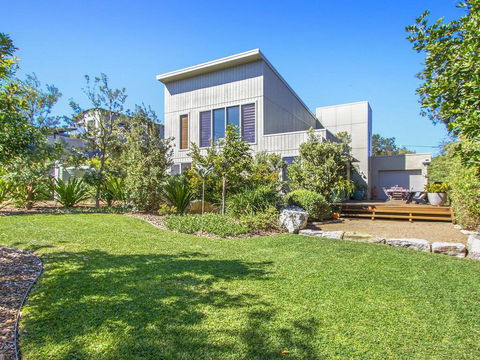 Sunshine Beach House-25 Metre Walk To The Beach - Australian Directory 0