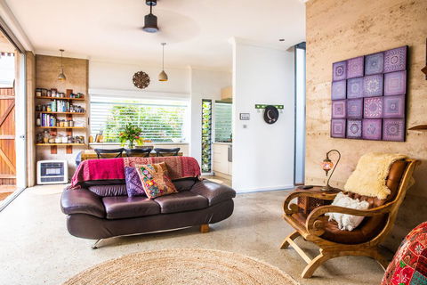 Sunworship Villas 3 And 4 - Australian Directory 1