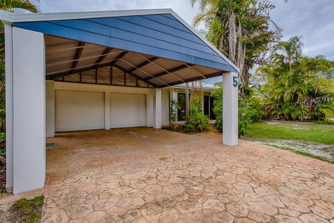 Sunyata Beach House - Rainbow Beach, Beachside Escape With A Pool, Pet Friendly And Wi-Fi - Australian Directory 3