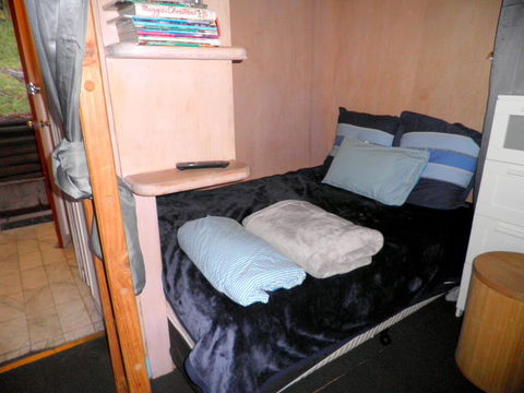 Super Value Thredbo STUDIO & Ante-Room Apartment - Australian Directory 1
