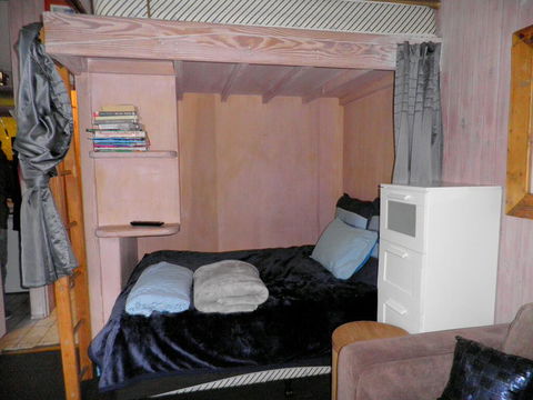 Super Value Thredbo STUDIO & Ante-Room Apartment - Australian Directory 0