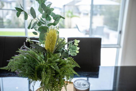 Superb Luxe 5BR House@Point Cook Near Lake - Australian Directory 2