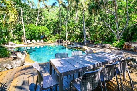 Superior Poinciana 011 On Hamilton Island - Australian Directory 2