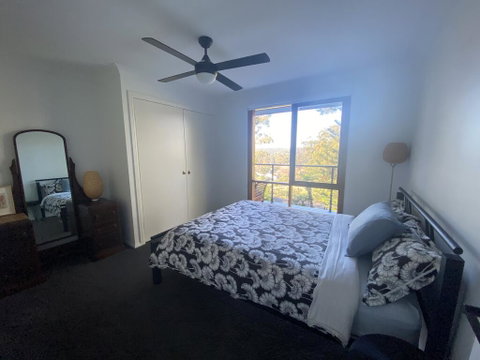 Surf Beach Holiday - Australian Directory 1