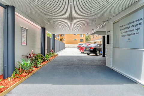 Surf Beach Motel Port - Australian Directory 1