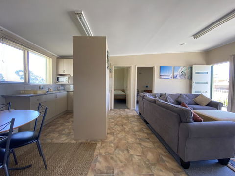 Surf Beach Sanctuary - Australian Directory 3