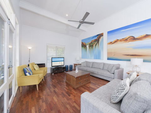 Surf Break - Fingal Bay - Australian Directory 3