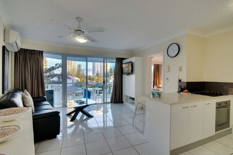 Surf Parade Resort - Australian Directory 3