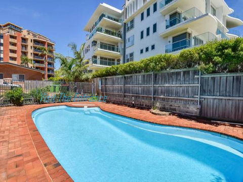 Surf Side Palms 12 - Australian Directory 2