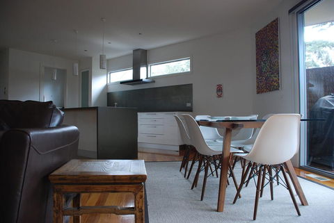 SURF Side SECRET INVERLOCH - Australian Directory 2
