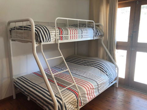 Surfers Ave 17 Narrawallee - Australian Directory 3