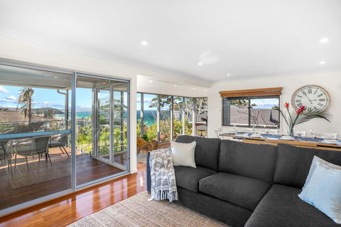 Surfers Beach House - Australian Directory 3