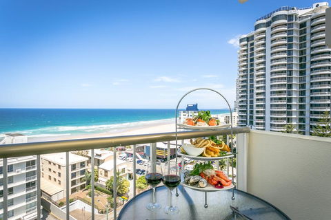 Surfers Beachside Holiday Apartments - Australian Directory 0