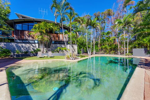 Surfside Beach House 17 - Rainbow Shores, Swimming Pool, 2 Minute Walk To Beach, Air Conditioning, Relax Here - Australian Directory 1