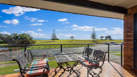 Surfspray 3 - Pebbly Beach - Australian Directory 2