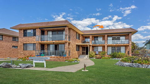 Surfspray 4 - Pebbly Beach - Australian Directory 0