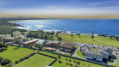 Surfspray 4 - Pebbly Beach - Australian Directory 1