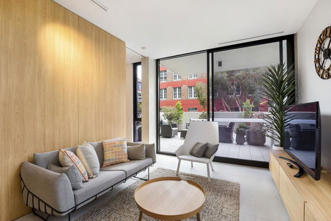 Surry Hills Modern Furnished Self-Contained Apartment (ELZ) - Australian Directory 2