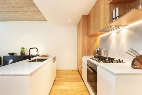Surry Hills Self-contained 1 Bedroom Apartment (6 BRK) - Australian Directory 2