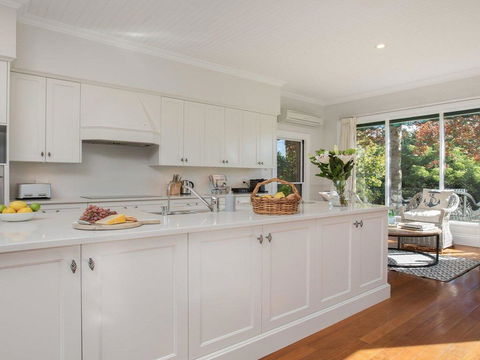 Sutton Downs - Renovated Country Home On 100 Acres - Australian Directory 2