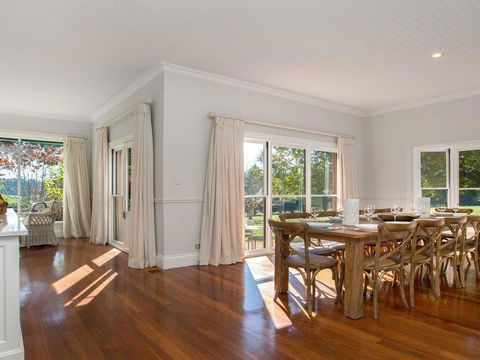 Sutton Downs - Renovated Country Home On 100 Acres - Australian Directory 1