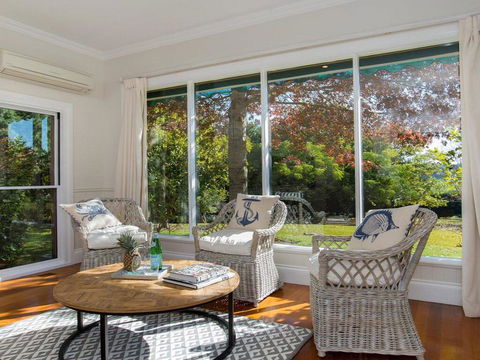 Sutton Downs - Renovated Country Home On 100 Acres - Australian Directory 3