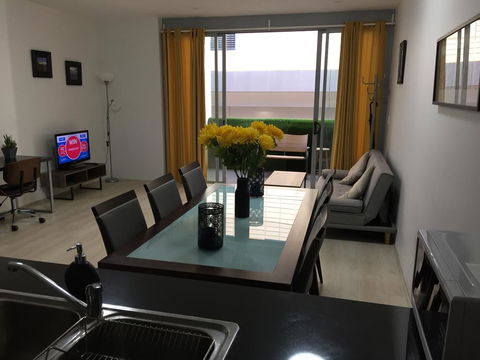 Sydney CBD Family Home - Australian Directory 3