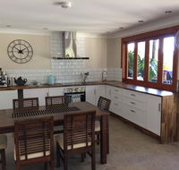 TAKURA HEIGHTS Modern Country Apartment with pool access - Australian Directory