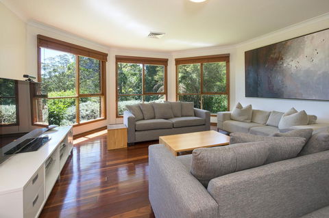 Taliesin - Beautiful 4 Bedroom Home With Amazing Views! - Australian Directory 3