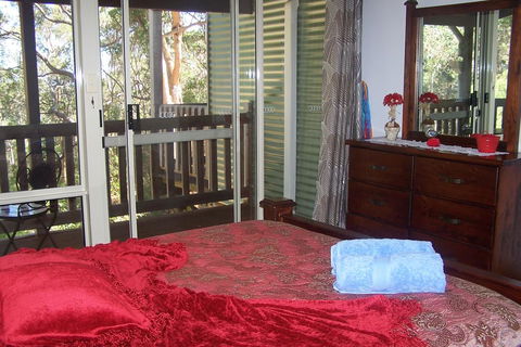 Tall Timbers At Youngs - Australian Directory 1