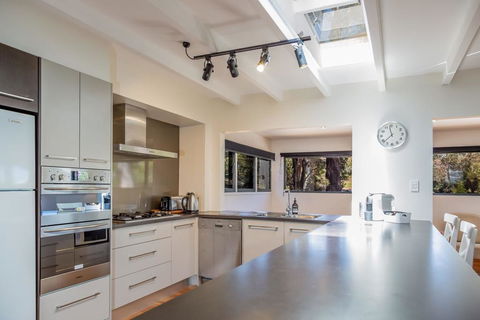 Tallwood 24, NARRWALLEE - Australian Directory 1