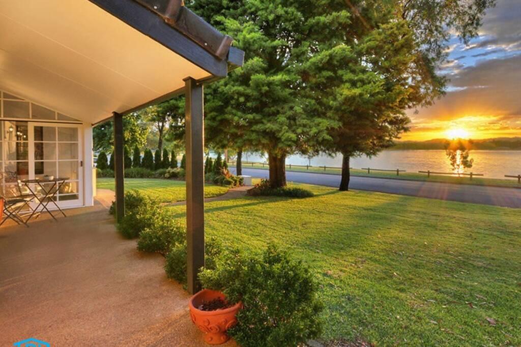 Eunanoreenya NSW Australian Directory