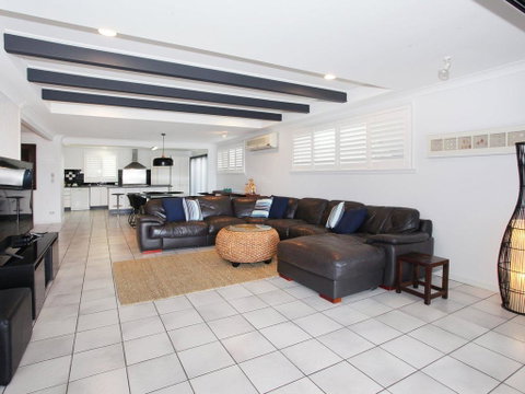 Tarcoola 49 - 4 BDRM Canal Home With Pool - Australian Directory 1