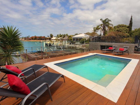 Tarcoola 49 - 4 BDRM Canal Home With Pool - Australian Directory 0